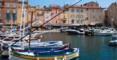 Malownicze-jachty-i-aglwki-w-porcie-Saint-Tropez-by-Photos-de-Daniel